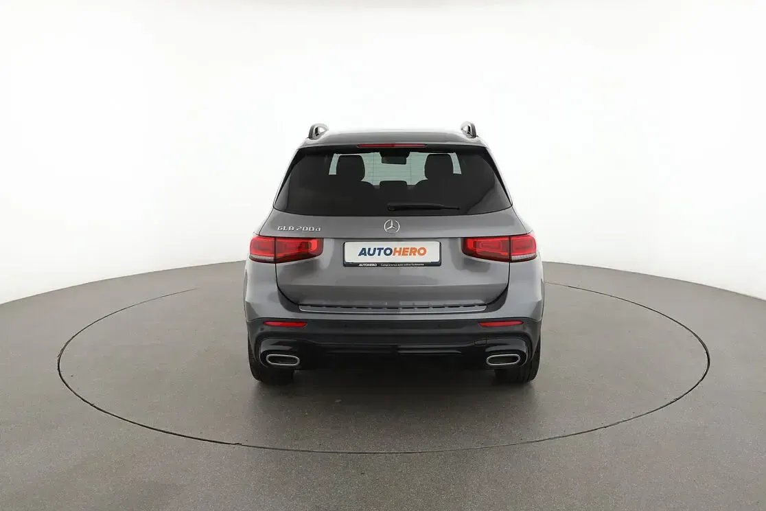 Usata Mercedes GLB200 AMG line 150 CV (110 kW) 2020 Grigio SUV