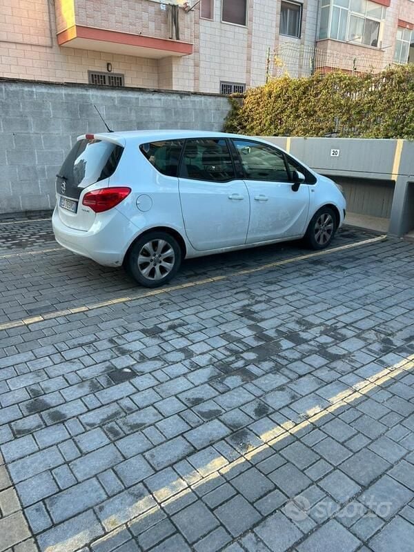 Usata Opel Meriva 95 CV (69 kW) 2013 Bianco Monovolume