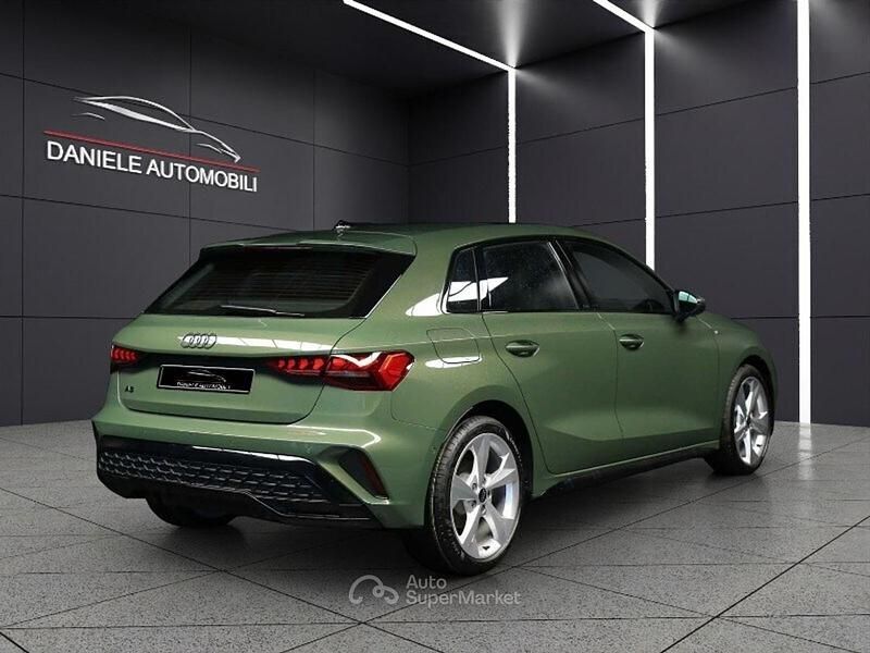 Nuova Audi A3 e-tron S-Line 150 CV (110 kW) 2026 Verde Utilitaria