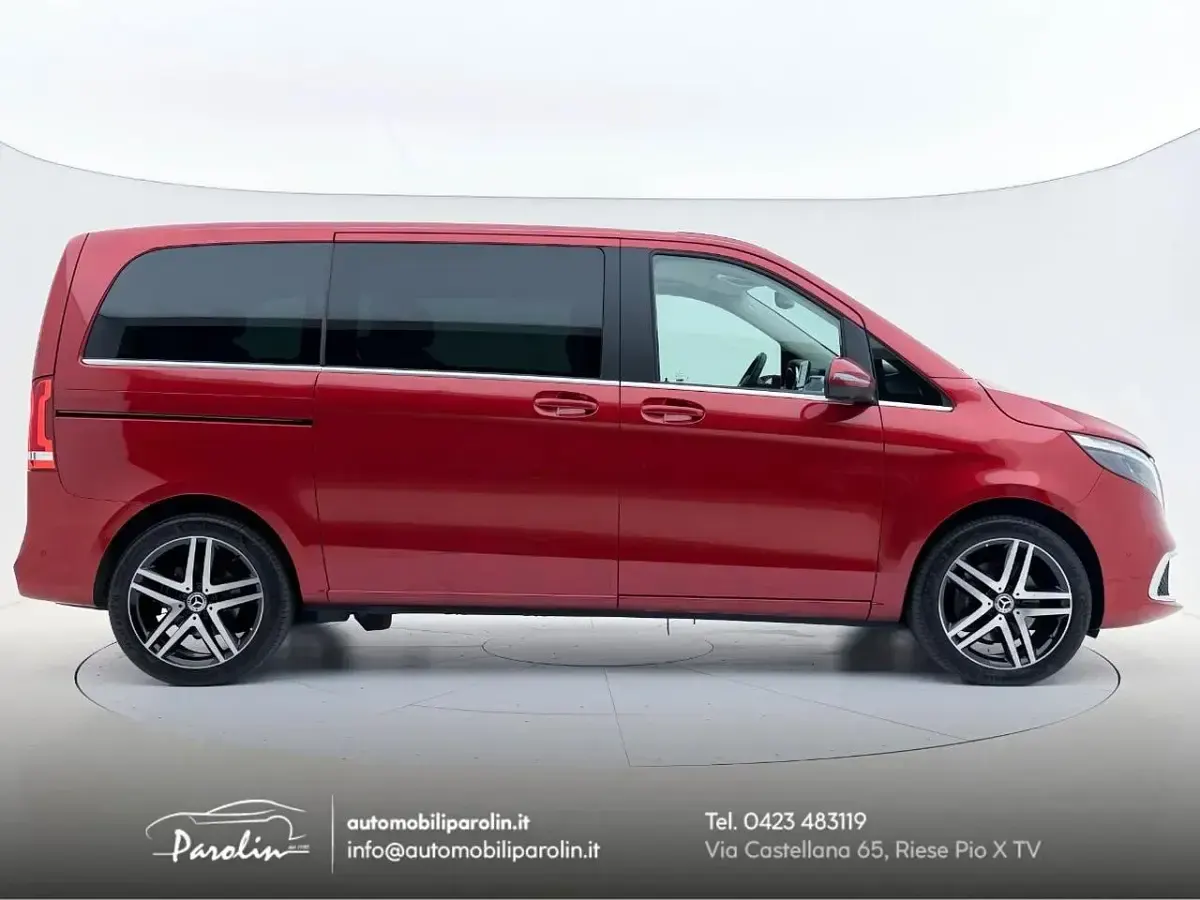 Usata Mercedes V300 Premium 239 CV (175 kW) 2024 Viola Monovolume