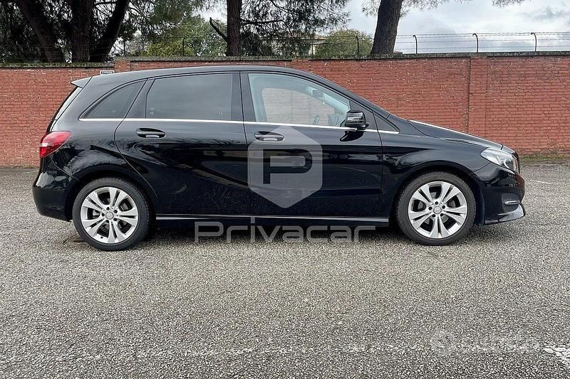 Usata Mercedes B180 Premium 109 CV (80 kW) 2016 Nero Monovolume