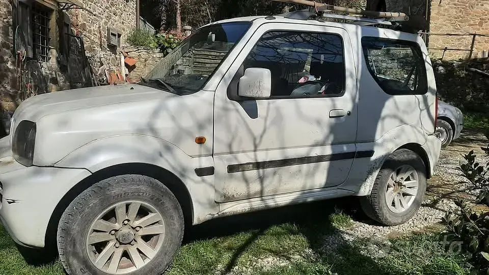 Usata Suzuki Jimny 85 CV (62 kW) 2009 Bianco SUV