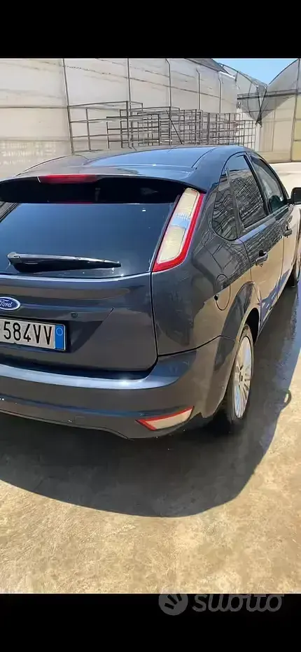 Usata Ford Focus 109 CV (80 kW) 2010 Grigio Berlina