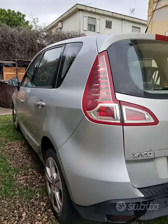 Usata Renault Scenic E-Tech 110 CV (80 kW) 2010 Grigio Monovolume