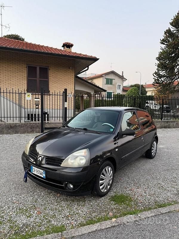 Usata Renault Clio II 2005 Nero Utilitaria