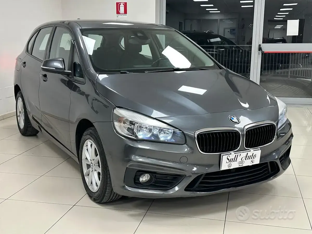 Usata BMW 218 Advantage 150 CV (110 kW) 2016 Grigio Station wagon
