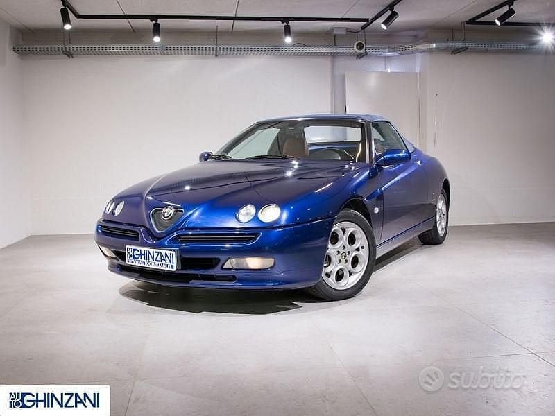 Usata Alfa Romeo Spider 150 CV (110 kW) 2003 Blu Cabrio