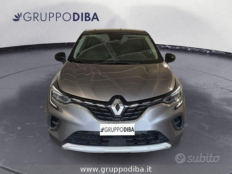 Usata Renault Captur PE 92 CV (67 kW) 2022 Grigio SUV