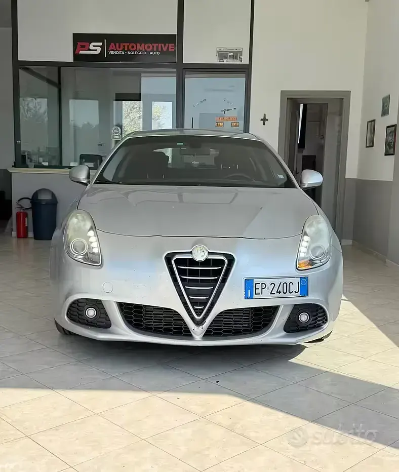 Usata Alfa Romeo Giulietta 105 CV (77 kW) 2013 Grigio Utilitaria
