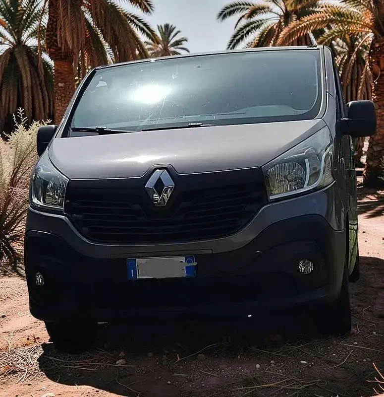 Usata Renault Trafic 140 CV (102 kW) 2016 Grigio Monovolume