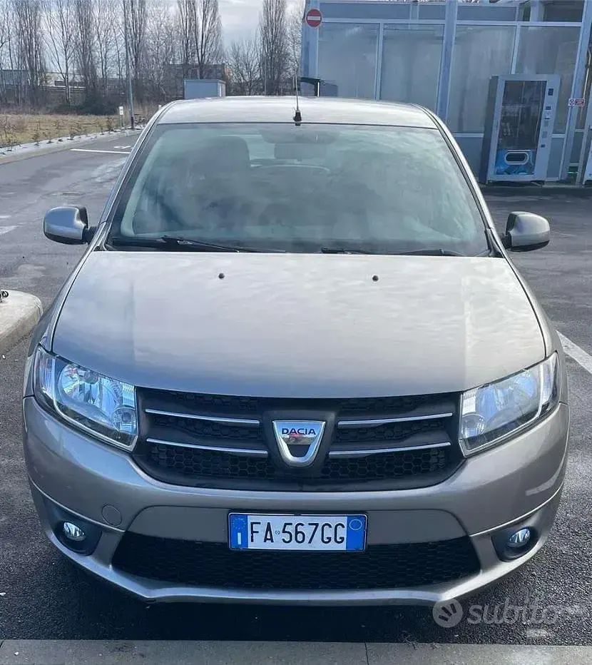 Usata Dacia Sandero 75 CV (55 kW) 2015 Marrone Berlina