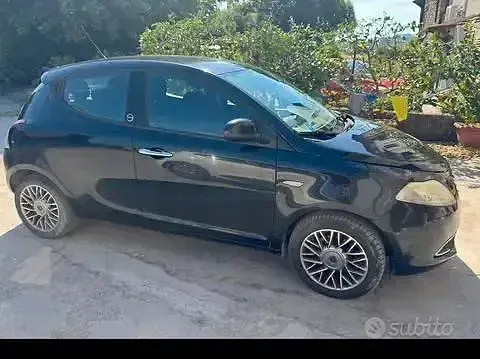 Usata Lancia Ypsilon 60 CV (44 kW) 2012 Nero Utilitaria