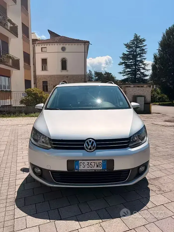 Usata VW Touran 105 CV (77 kW) 2012 Grigio Monovolume