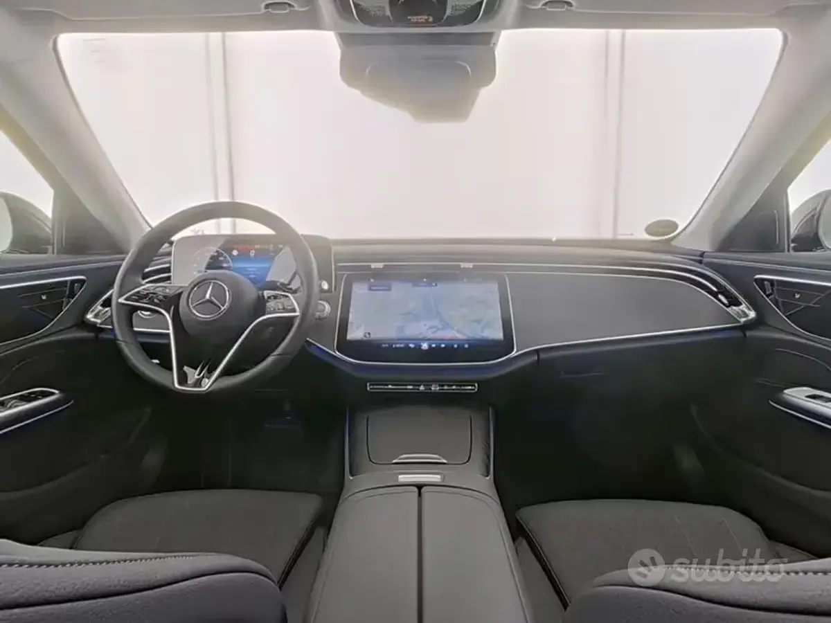 Usata Mercedes E220 Advanced 197 CV (144 kW) 2025 Graphite grey Berlina