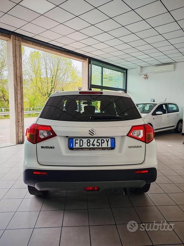 Usata Suzuki Vitara 120 CV (88 kW) 2016 Bianco SUV