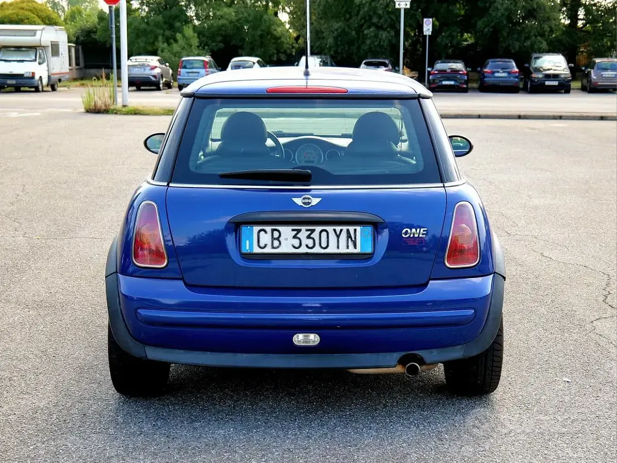 Usata Mini ONE 90 CV (66 kW) 2002 Bluazzurro Utilitaria
