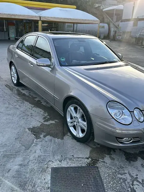 Usata Mercedes E320 Avantgarde 224 CV (164 kW) 2008 Berlina