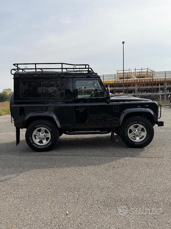 Usata Land Rover Defender Adventure 2010 Nero SUV