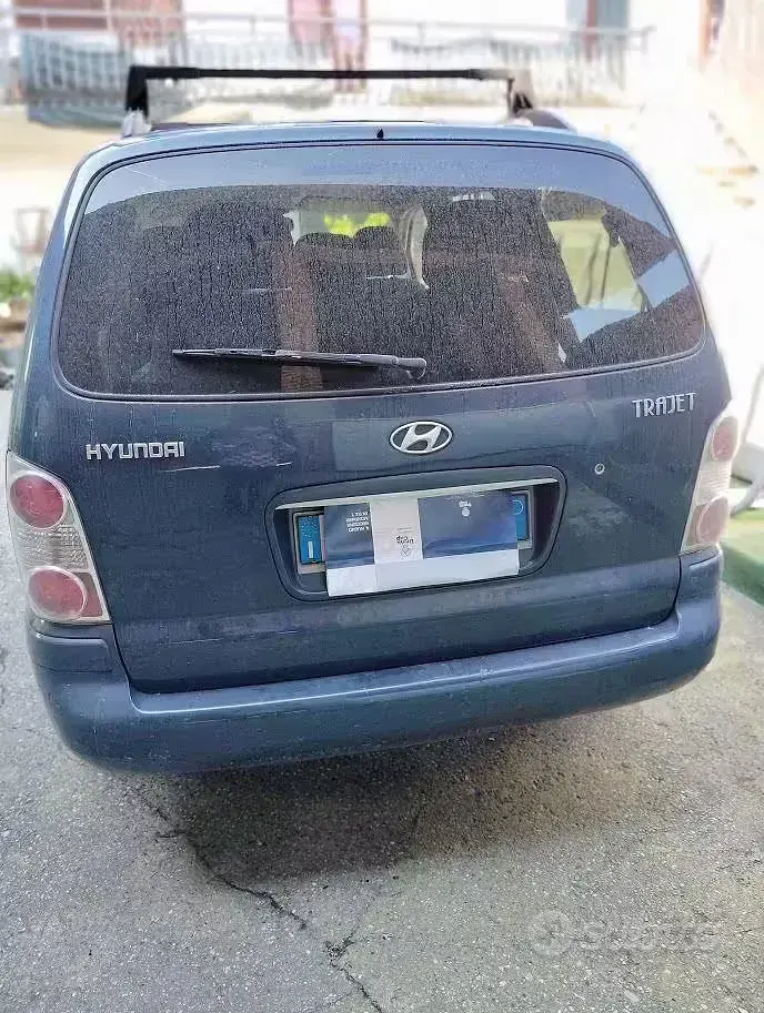 Usata Hyundai Trajet 140 CV (102 kW) 2006 Blu Monovolume