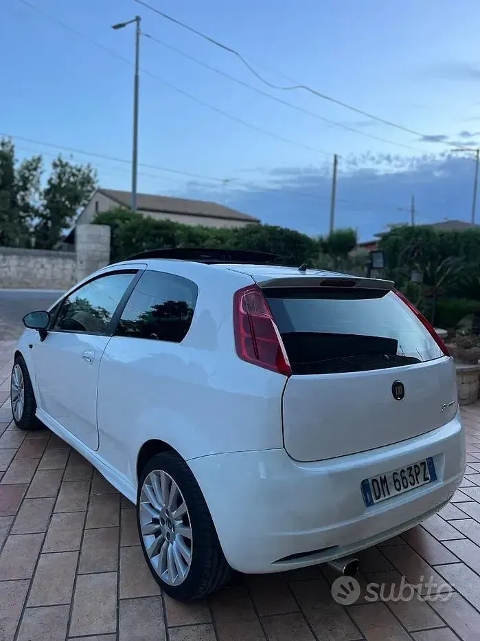 Usata Fiat Grande Punto Sport 90 CV (66 kW) 2008 Bianco Utilitaria