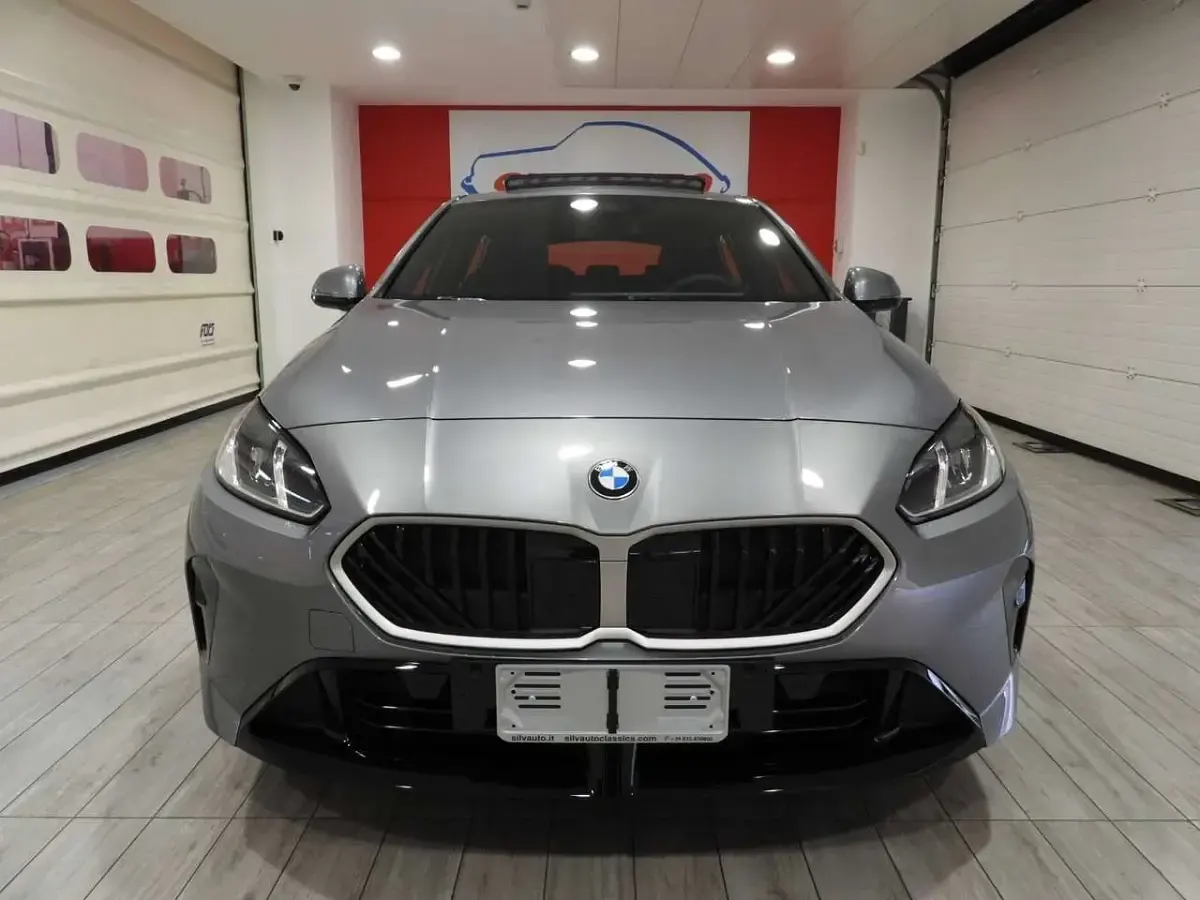 Nuova BMW 118 150 CV (110 kW) 2026 Nero Utilitaria