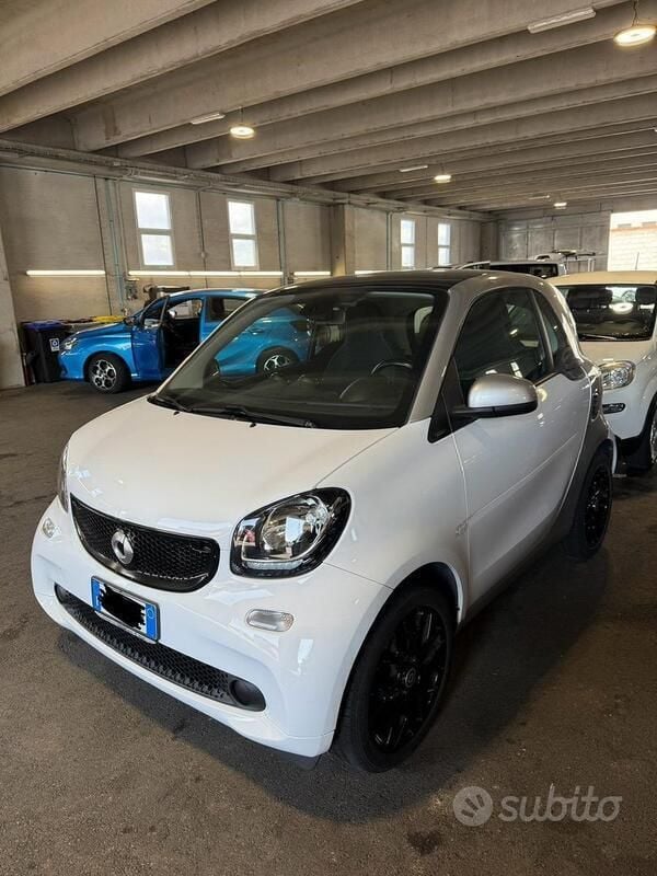 Usata 2016 Smart ForTwo Coupé Due volumi | 10.500 € (Buon prezzo) - Immagine 1/4