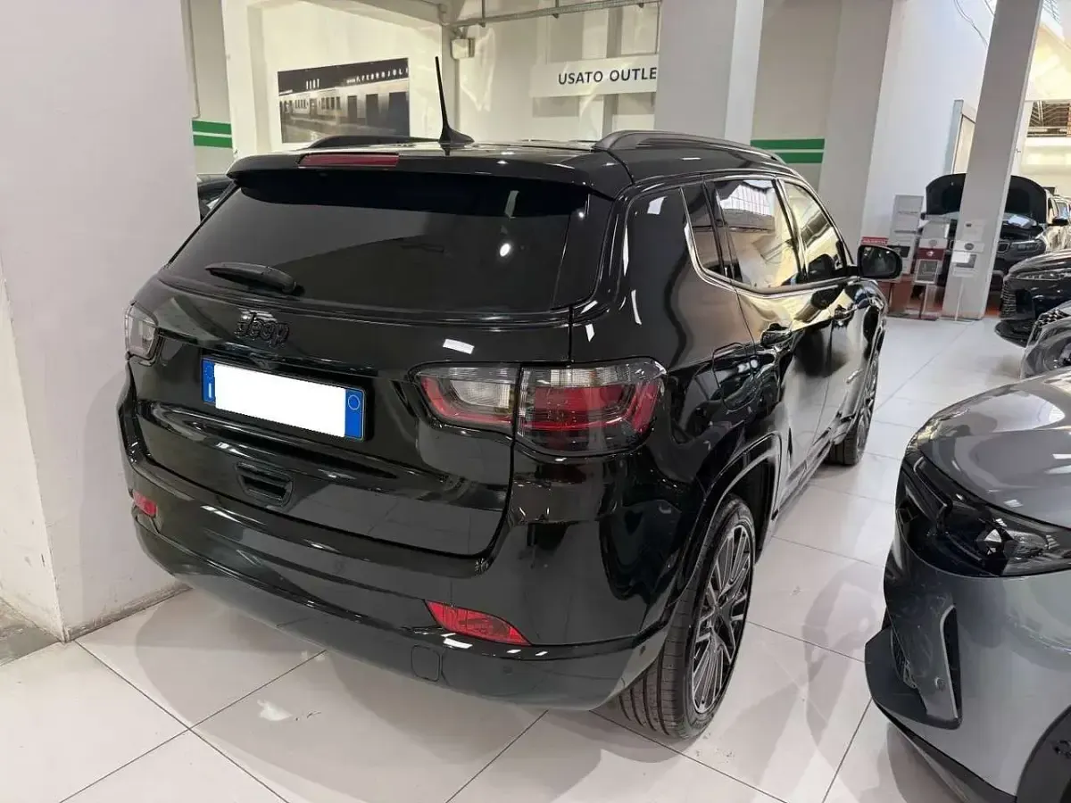 Usata Jeep Compass Summit 131 CV (96 kW) 2025 Nero SUV