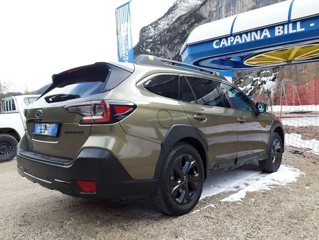 Usata Subaru Outback 4dventure 169 CV (124 kW) 2021 Verde Station wagon