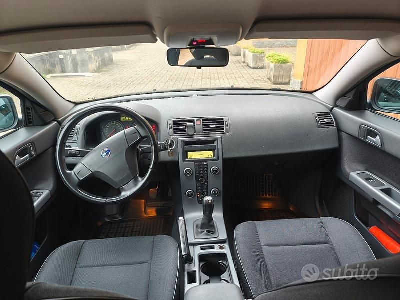 Usata Volvo V50 109 CV (80 kW) 2010 Nero Station wagon