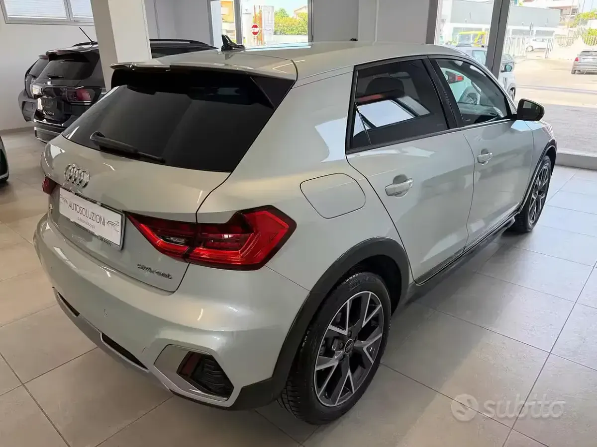 Usata Audi A1 Admired 110 CV (80 kW) 2023 Grigio SUV