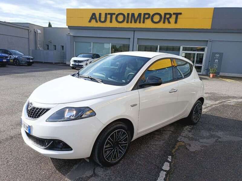 Usata Lancia Ypsilon Silver 69 CV (50 kW) 2023 Other Utilitaria
