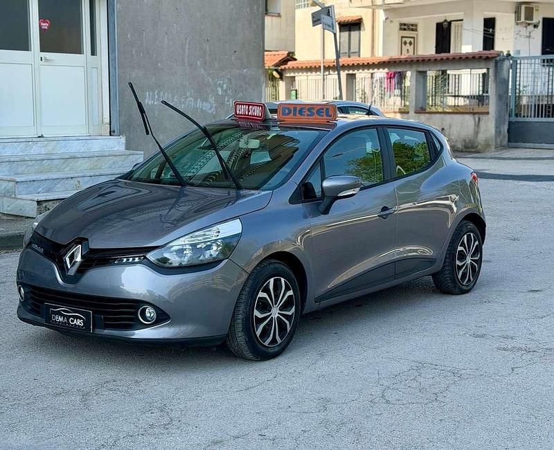 Usata Renault Clio IV 75 CV (55 kW) 2014 Grigio Berlina