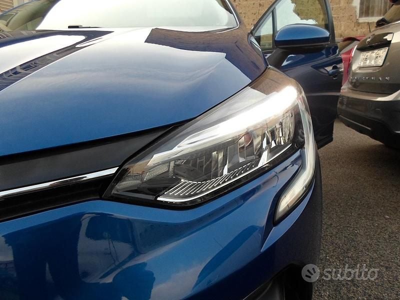 Usata Renault Clio V 90 CV (66 kW) 2021 Blu/azzurro Berlina