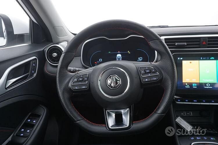 Usata MG ZS Luxury 111 CV (81 kW) 2022 Bianco SUV