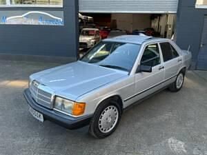 Usata Mercedes 190 160 CV (117 kW) 1988 Argento Berlina