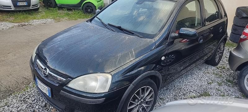 Usata Opel Corsa 2004 Verde Utilitaria