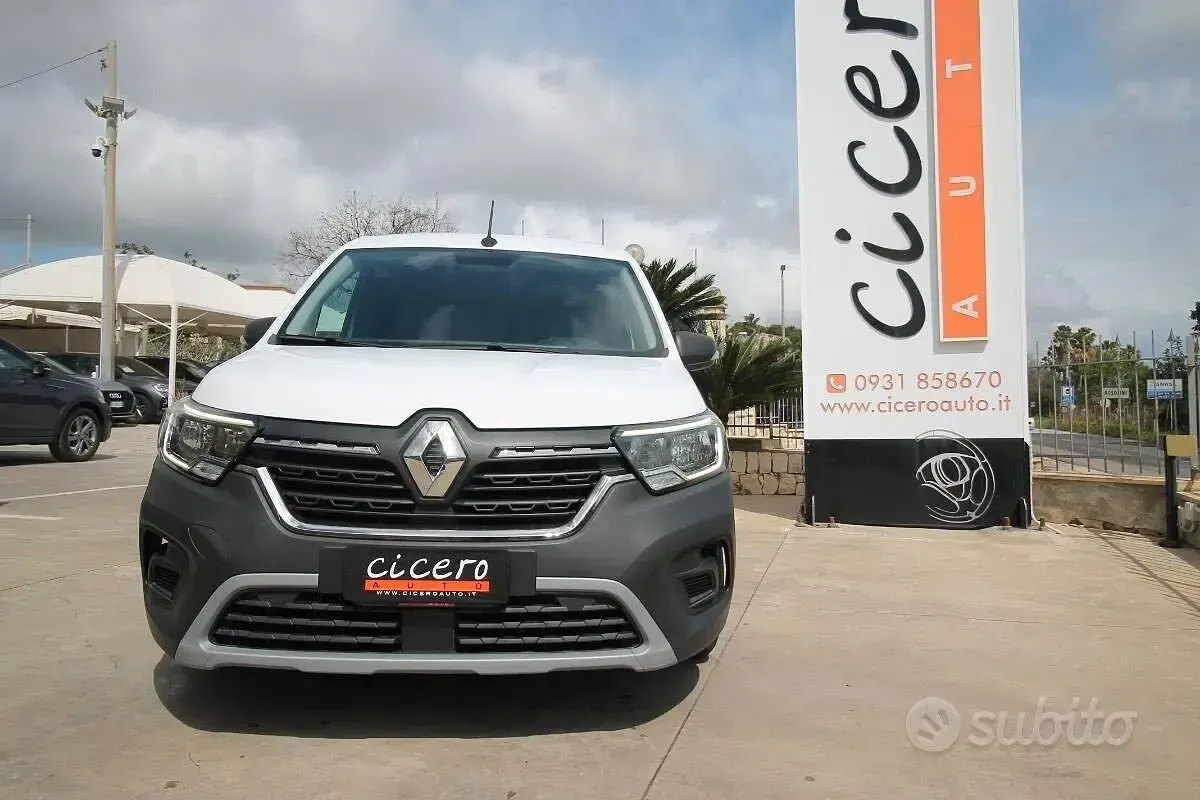 Usata Renault Kangoo Edition One 95 CV (69 kW) 2022 Bianco Monovolume