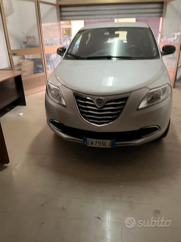 Usata Lancia Ypsilon 2014 Grigio Utilitaria