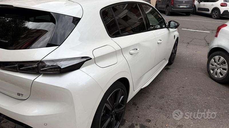 Usata Peugeot 308 GT 131 CV (96 kW) 2022 Berlina