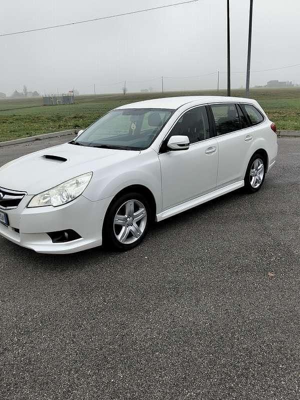 Usata Subaru Legacy Comfort 150 CV (110 kW) 2011 Station wagon