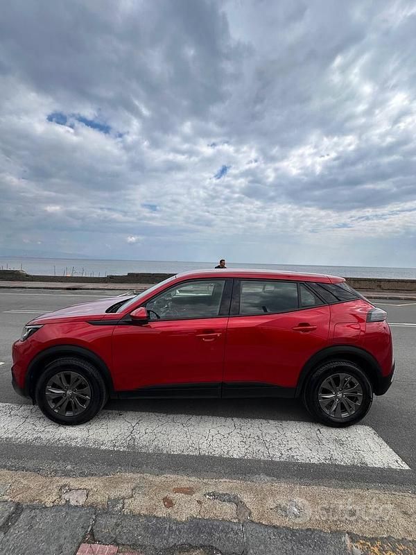 Usata Peugeot 2008 Active 110 CV (80 kW) 2021 Rosso SUV