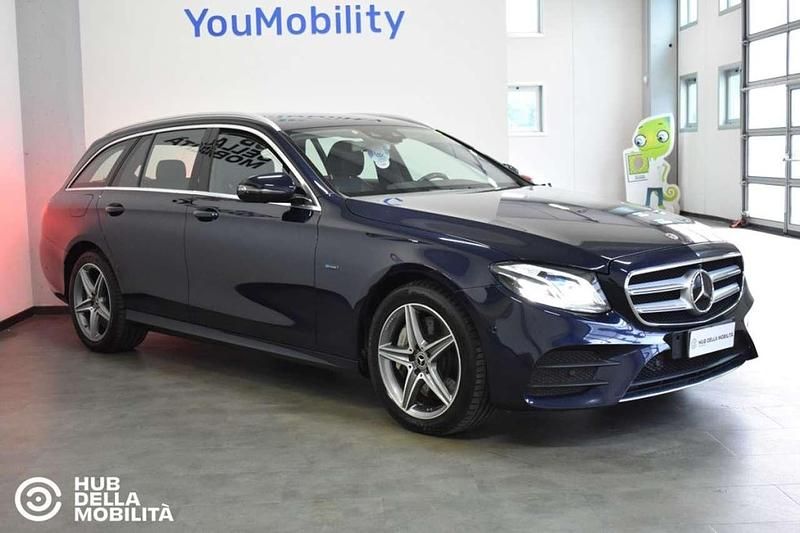 Usata Mercedes E300 Premium 194 CV (142 kW) 2020 Blu Station wagon