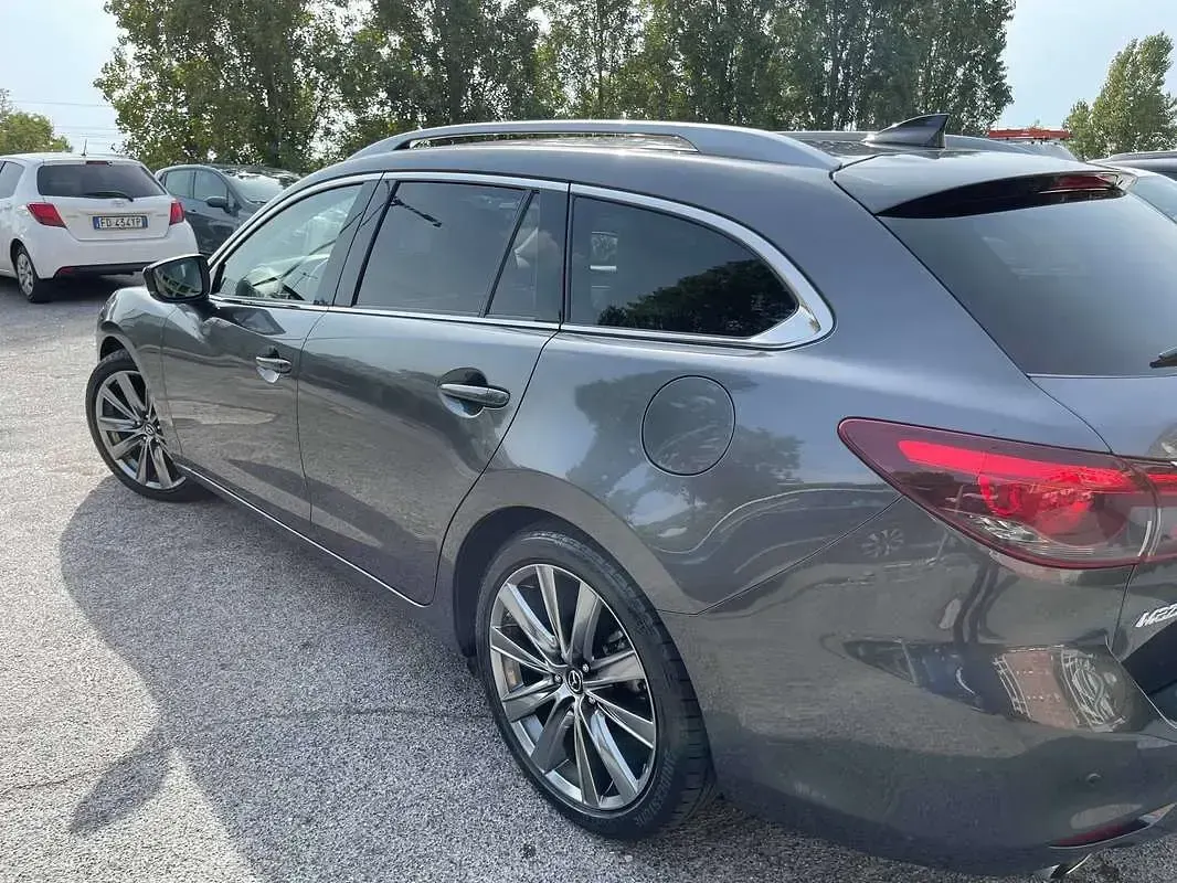 Begagnad Mazda 6 Exclusive 184 HK (135 kW) 2019 Grå Kombi