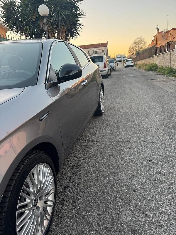 Usata Alfa Romeo Giulietta Distinctive 105 CV (77 kW) 2015 Grigio Berlina