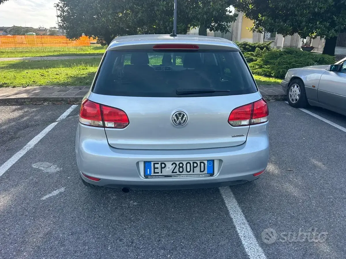 Usata VW Golf VI 105 CV (77 kW) 2011 Grigio Berlina