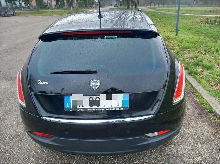 Usata Lancia Delta 120 CV (88 kW) 2011 Nero Utilitaria