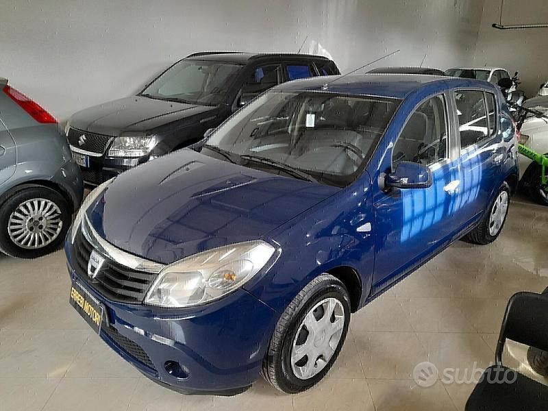 Usata Dacia Sandero 72 CV (52 kW) 2010 Blu Utilitaria
