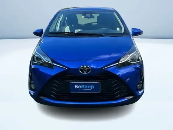 Usata Toyota Yaris Active 69 CV (50 kW) 2018 Blu Berlina