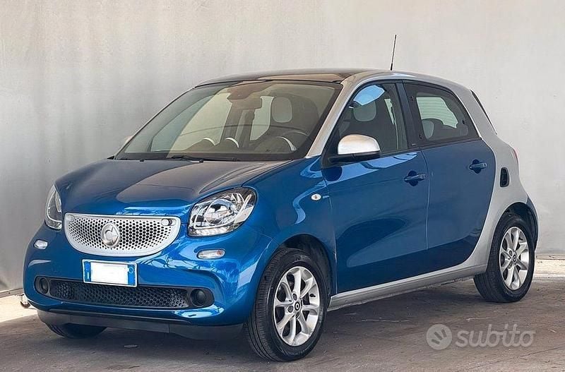 Usata Smart ForFour Passion 70 CV (51 kW) 2014 Blu Utilitaria