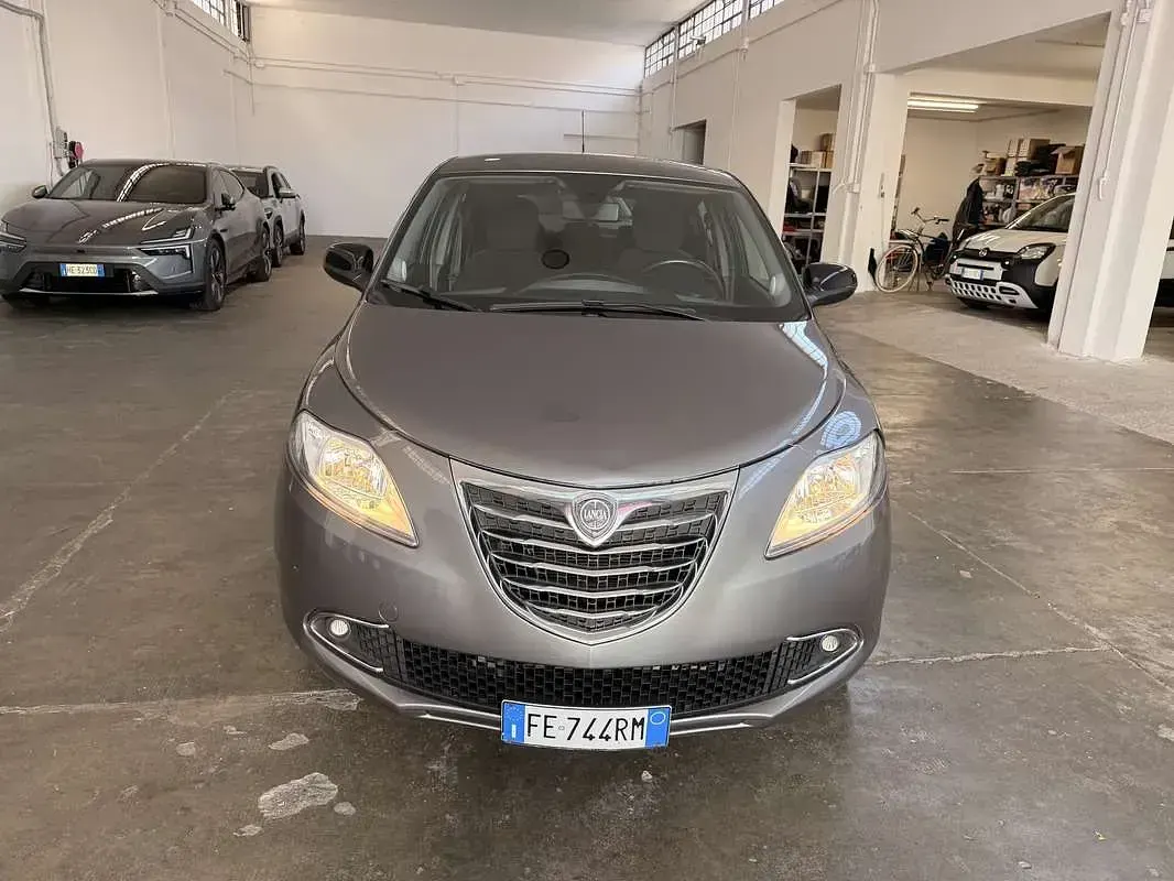 Usata Lancia Ypsilon Platinum 69 CV (50 kW) 2016 Utilitaria